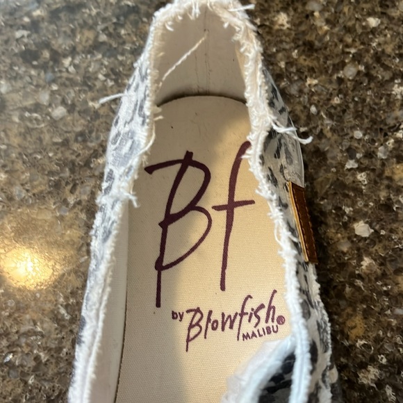 Women’s Blowfish Shoes - Picture 3 of 5